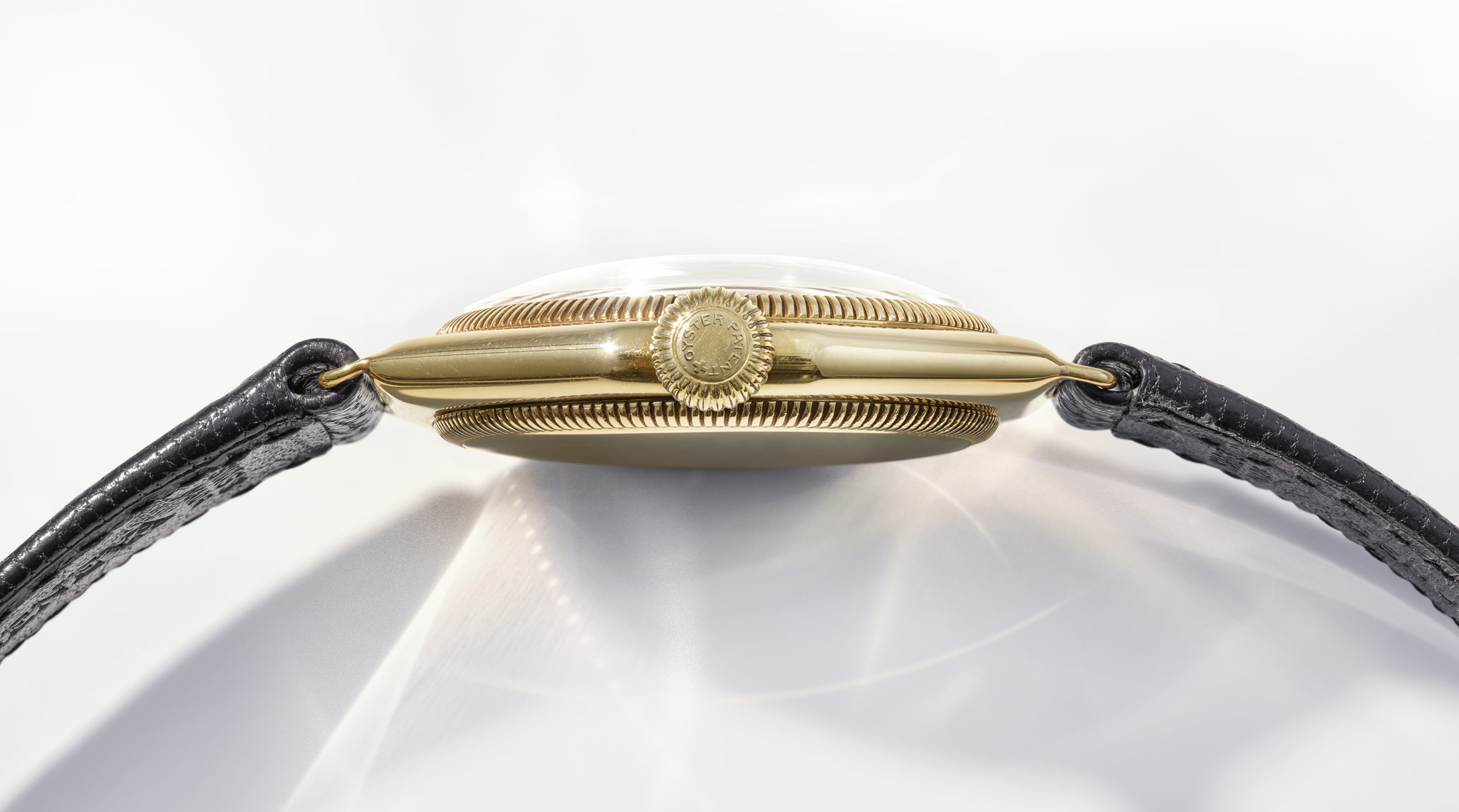 The first Oyster, gold case profile